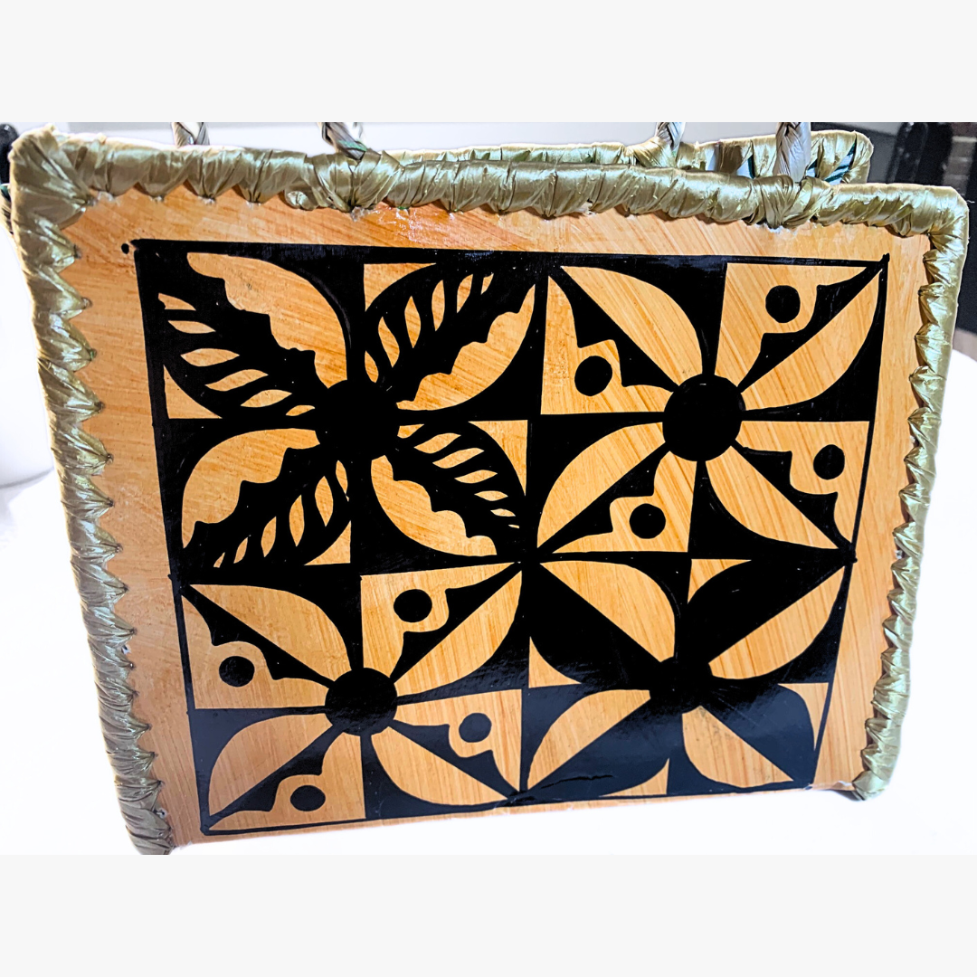 Handcrafted Tapa Handbag (Painted Turtle)