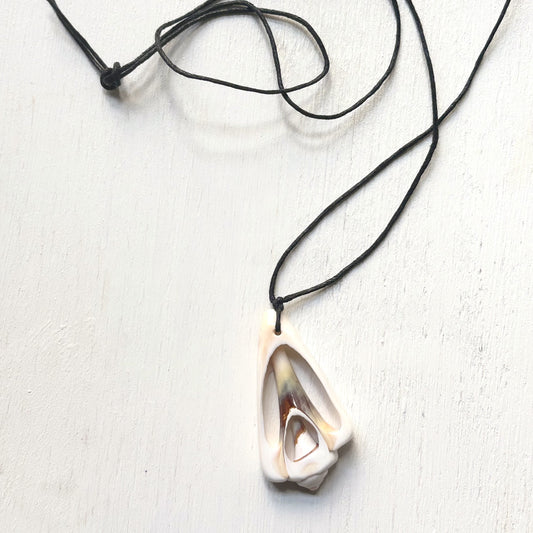 Cross-Cut Shell Necklace