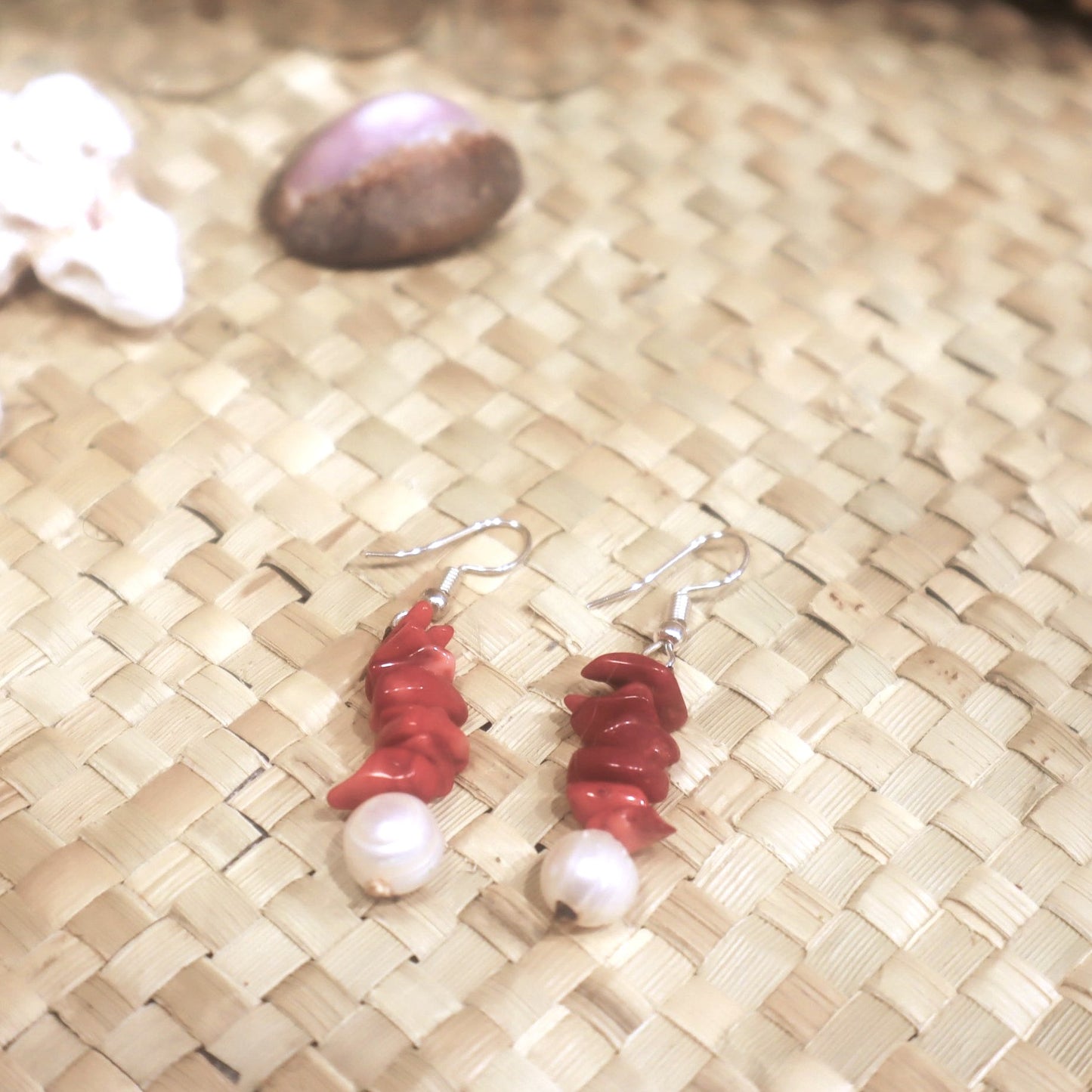 Cultured White Baroque Pearls with Red Shells Necklace & Earrings