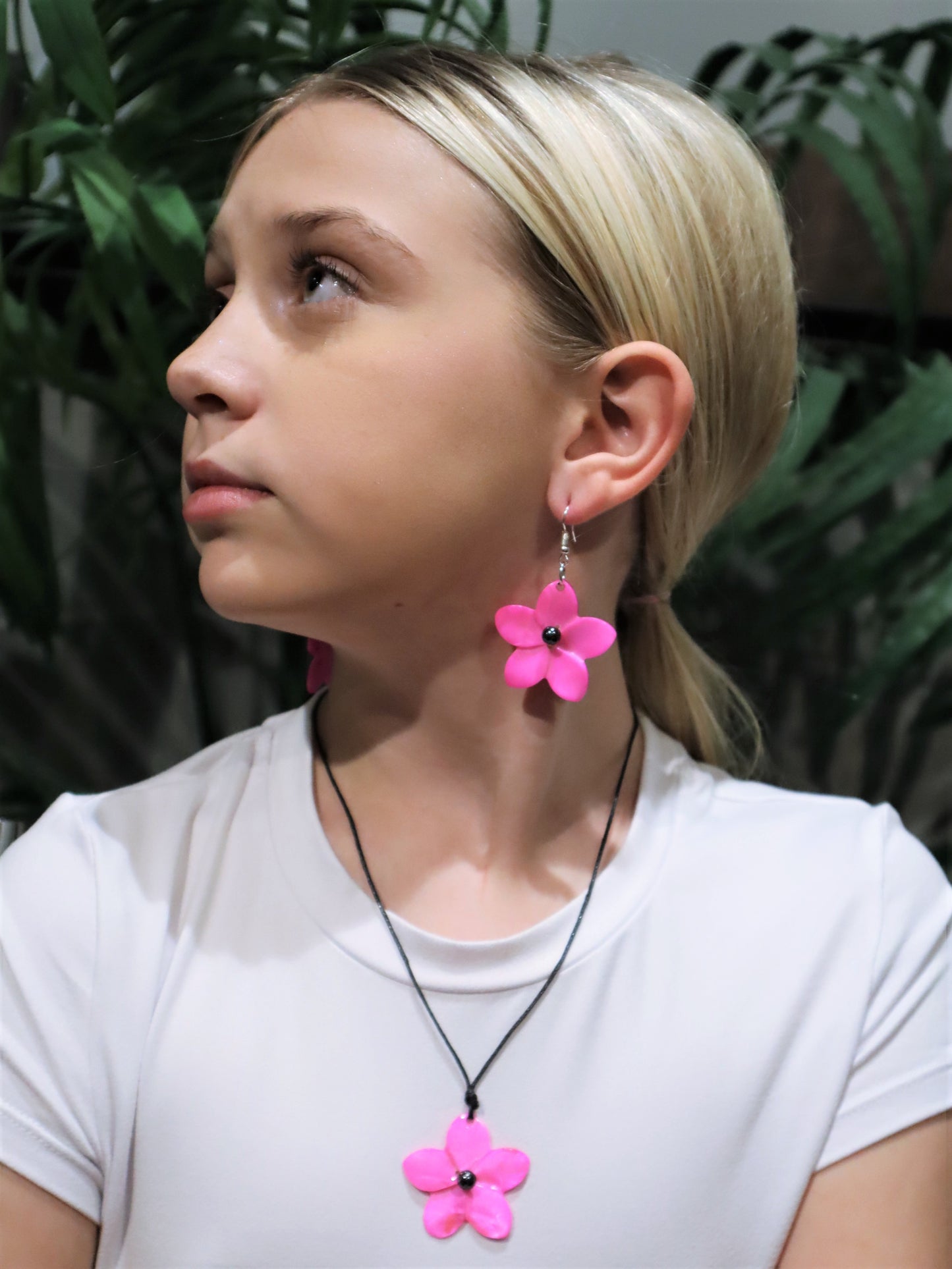 Bright Pink Shell & Cultured Black Pearl Necklace & Earrings